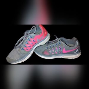 Women's Nike Vomero 9 Athletic Shoe, Size 8